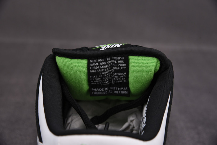 Nike SB Dunk Low Panda Pigeon BV1310-013