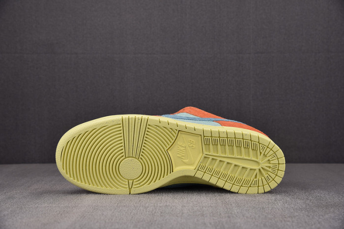 Nike SB Dunk Low Orange Emerald Rise DV5429-800