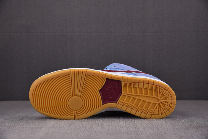 Nike SB Dunk Low Philadelphia Phillies DQ4040-400