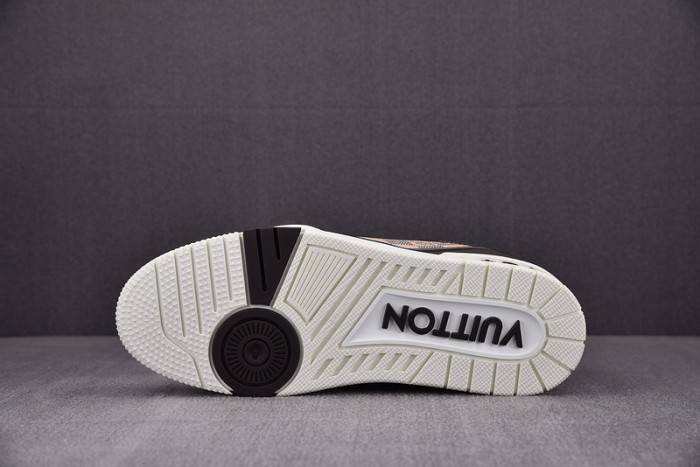 LV SNEAKER LV-000127