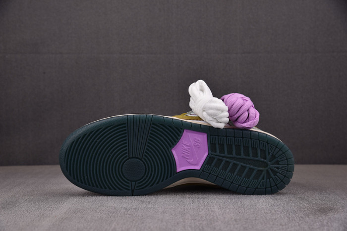 Alexis Sablone x Nike SB Dunk Low 