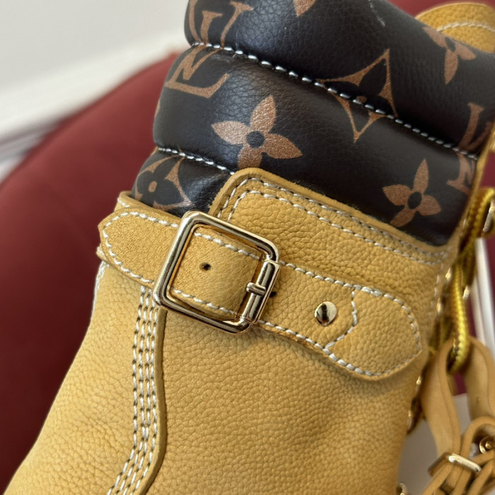 LV BOOTS L000023