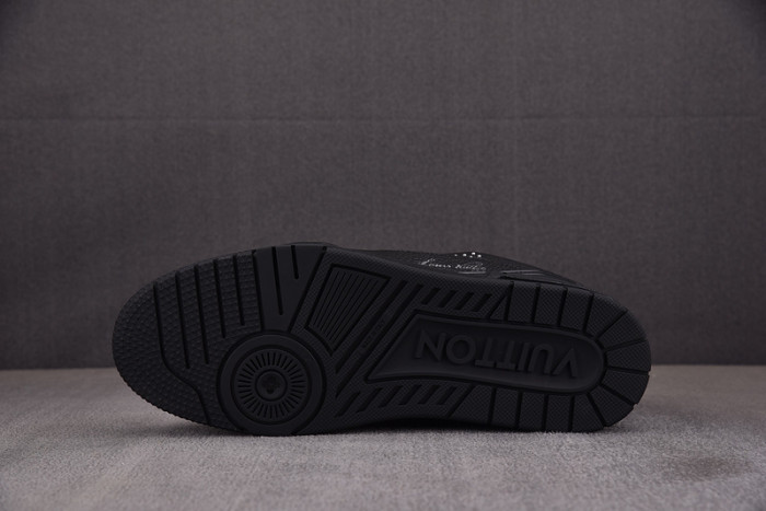 LV TRAINER SNEAKER LV-000568