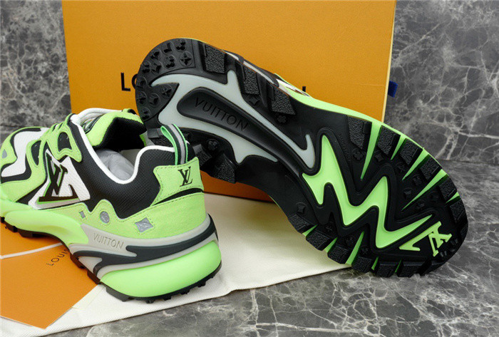 LV SNEAKER LV-000262