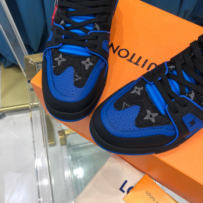 LV SNEAKER LV-000325