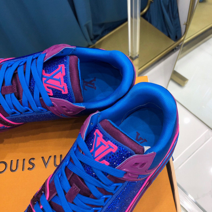 LV SNEAKER LV-000330