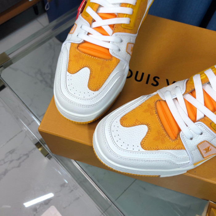 LV SNEAKER LV-000335