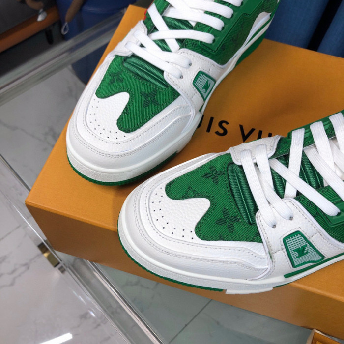 LV SNEAKER LV-000336