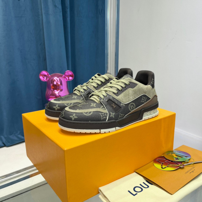 LV SNEAKER LV-000348