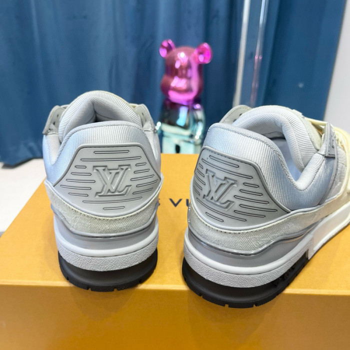 LV SNEAKER LV-000418