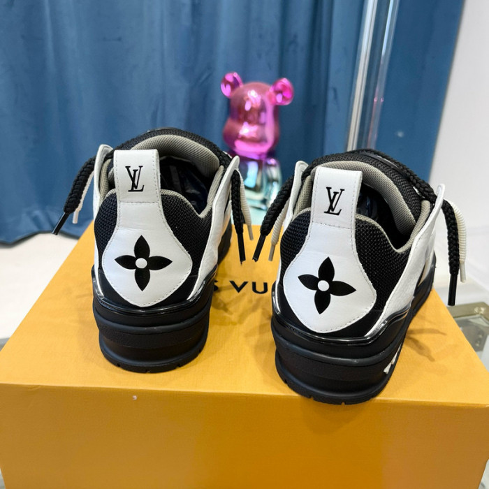 LV SNEAKER LV-000435