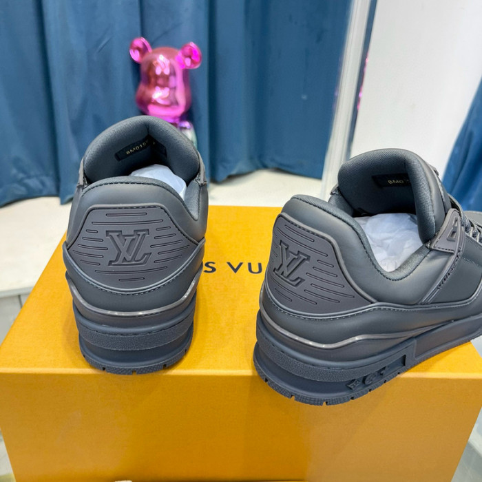 LV SNEAKER LV-000490