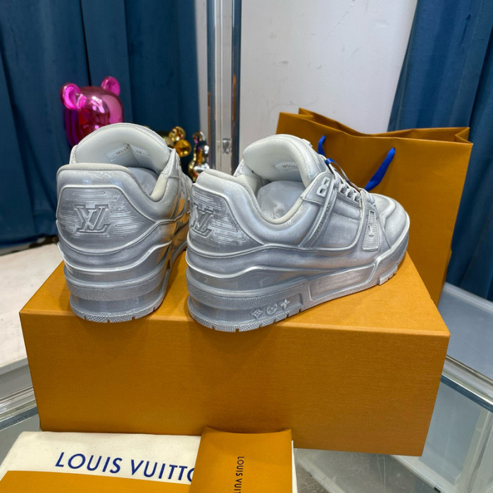 LV SNEAKER LV-000508