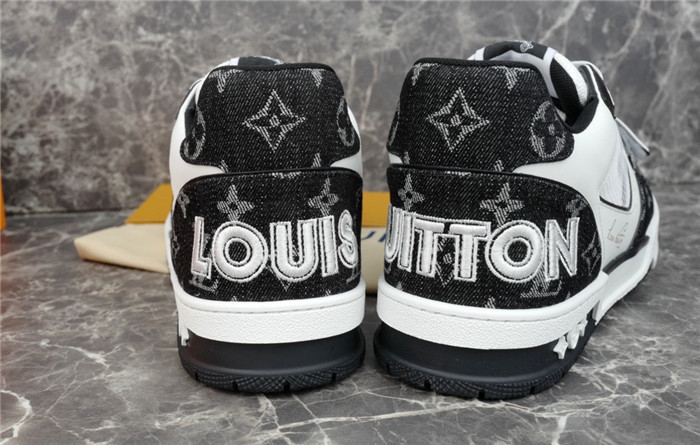 LV SNEAKER LV-000200