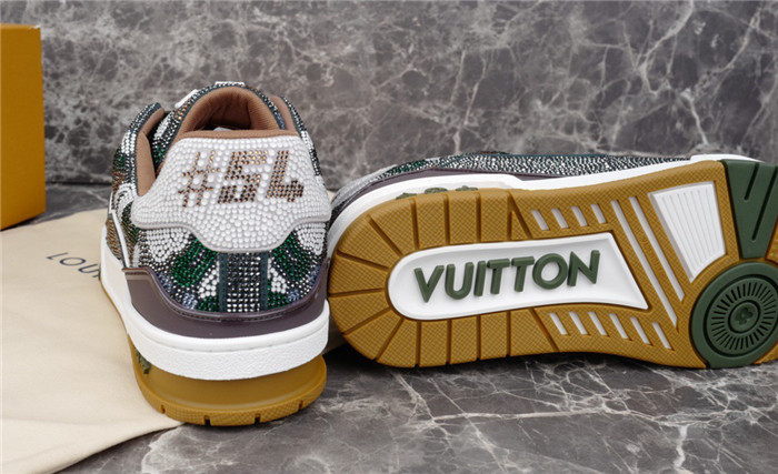 LV SNEAKER LV-000222