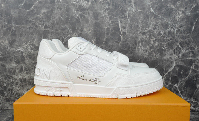 LV SNEAKER LV-000251