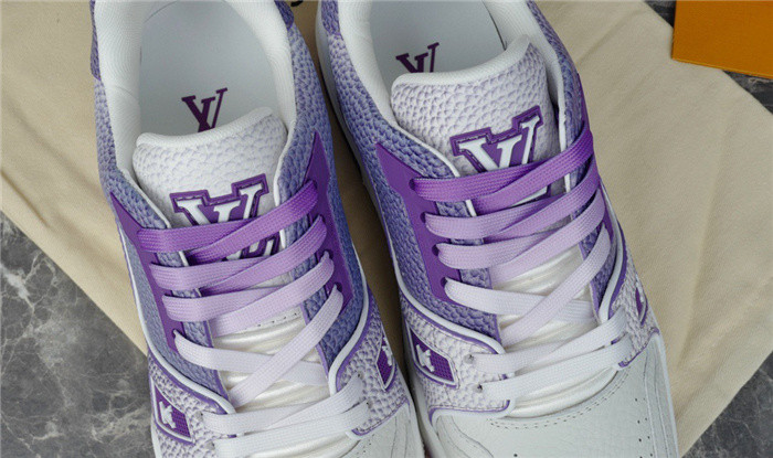 LV SNEAKER LV-000252