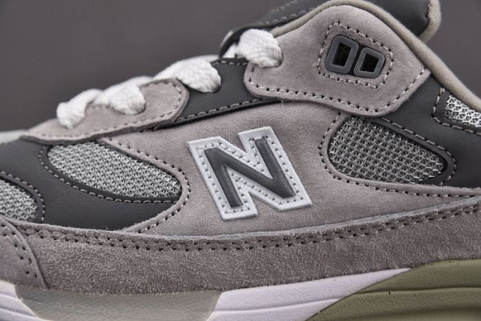 NEW BALANCE SNEAKER NB040