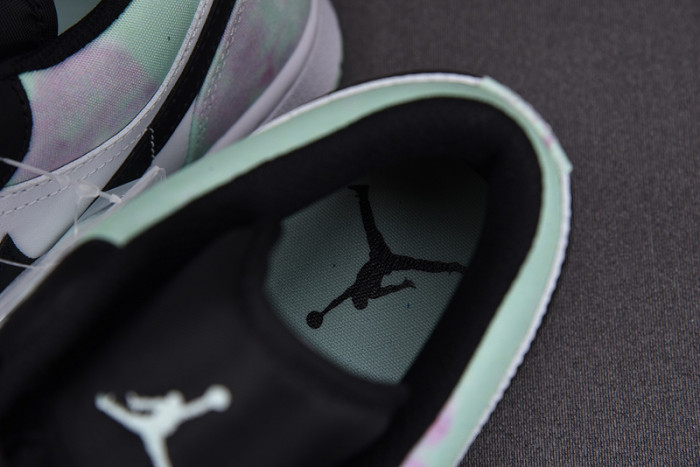 Air Jordan 1 Low “Tie-Dye”DM1199-100