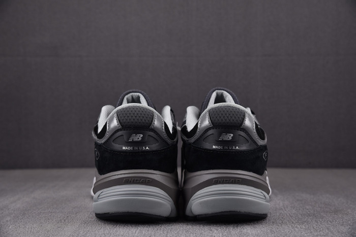 NEW BALANCE SNEAKER NB072