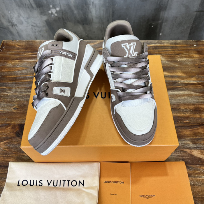 LV SNEAKER LV-000542