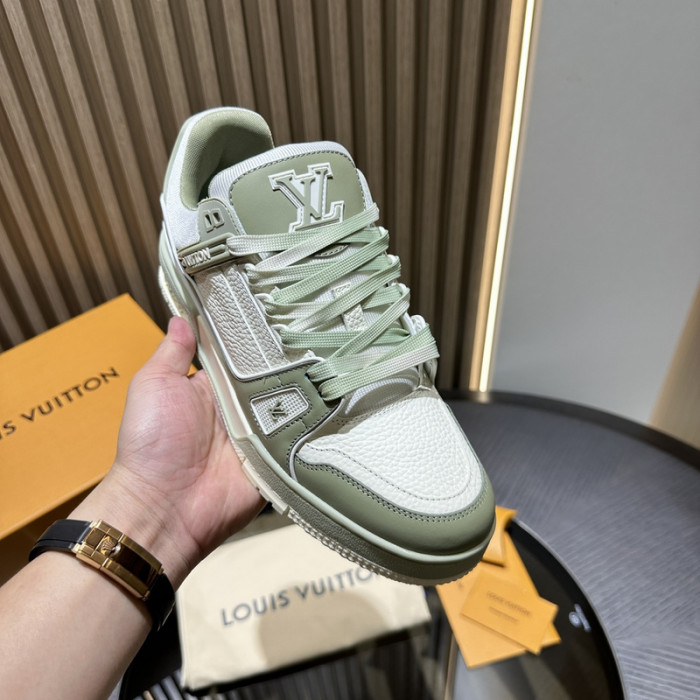 LV TRAINER SNEAKER LV-000570