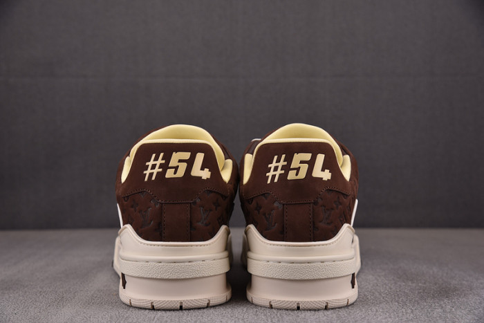 LV TRAINER SNEAKER LV-000589