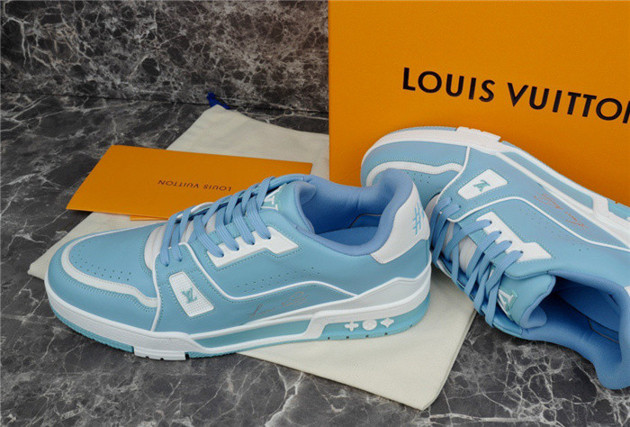 LV SNEAKER LV-000259