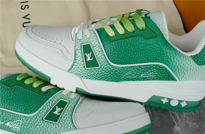 LV SNEAKER LV-000269