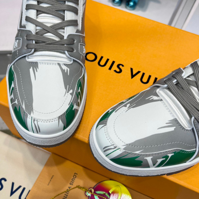 LV SNEAKER LV-000339