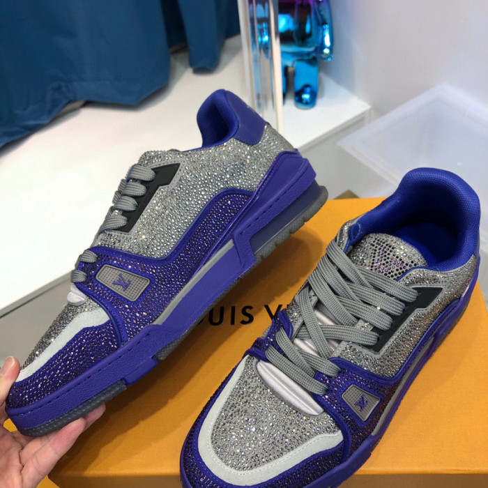 LV SNEAKER LV-000370