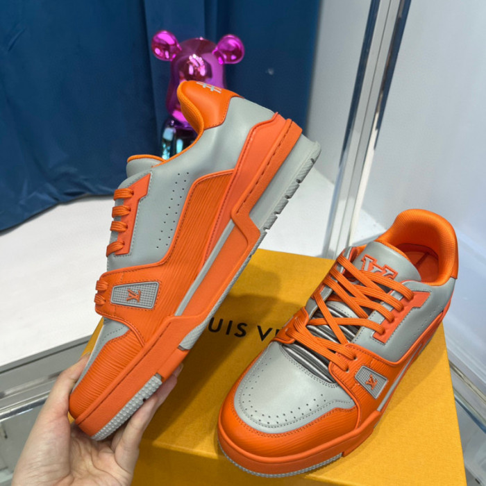 LV SNEAKER LV-000375