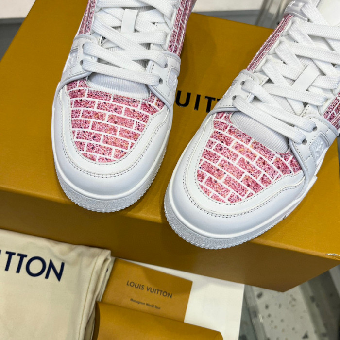 LV SNEAKER LV-000402
