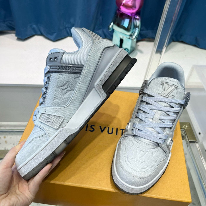 LV SNEAKER LV-000419