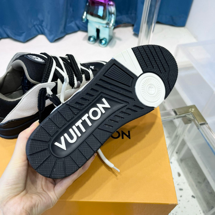LV SNEAKER LV-000435
