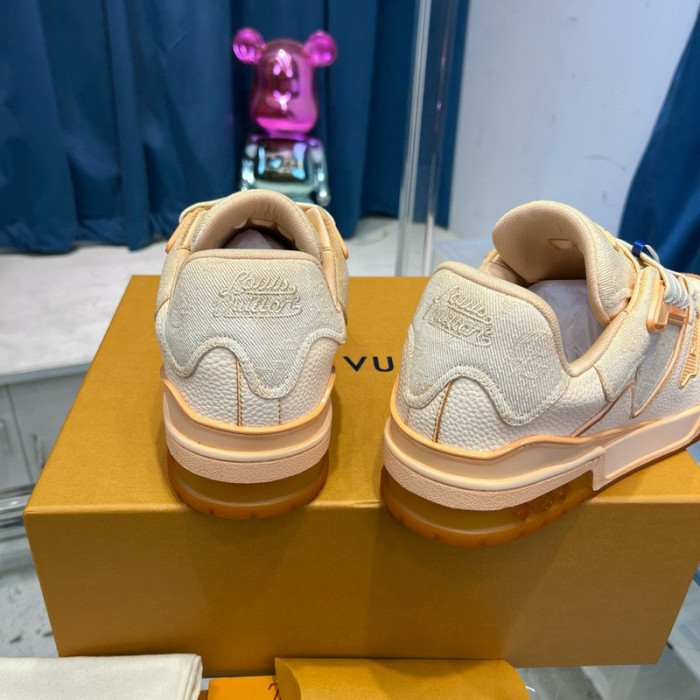 LV SNEAKER LV-000478