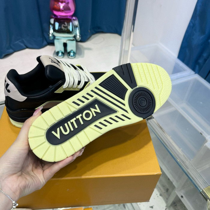 LV SNEAKER LV-000487