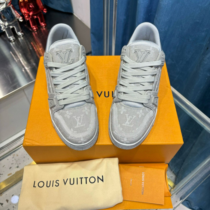 LV SNEAKER LV-000516