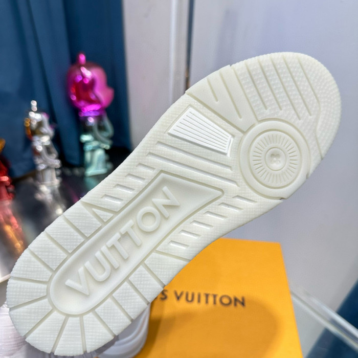 LV SNEAKER LV-000528