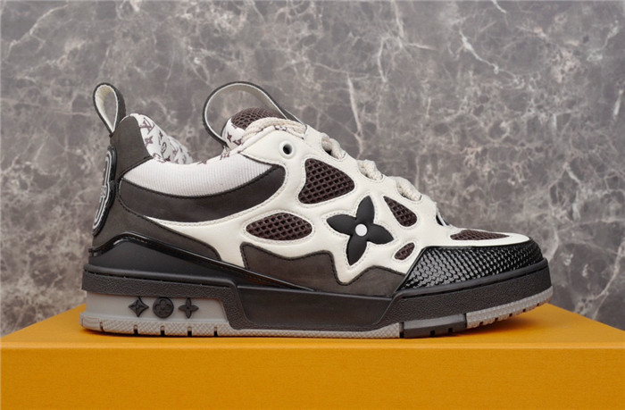 LV SNEAKER LV-000209