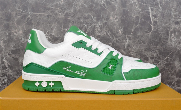 LV SNEAKER LV-000218