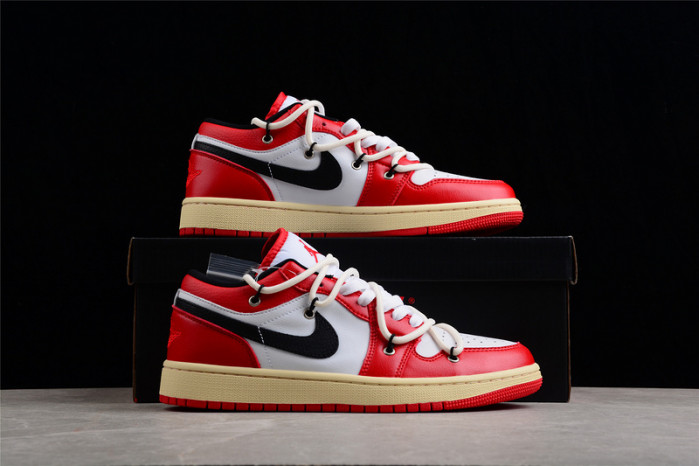 Air Jordan 1 Low “Chicago”