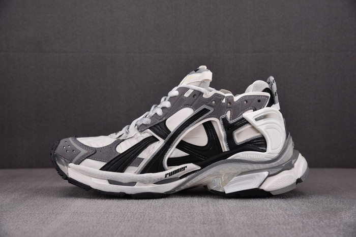 RUNNER SNEAKER RS035