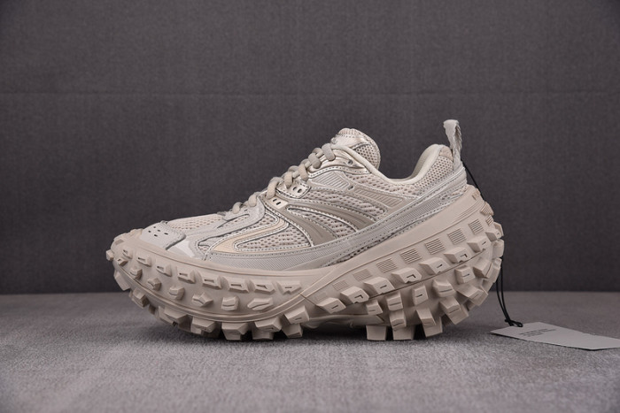 DEFENDER SNEAKER DS009