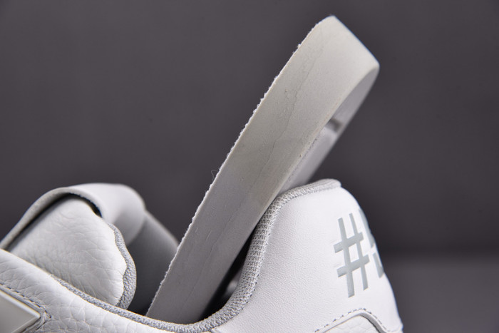 LV SNEAKER LV-000102