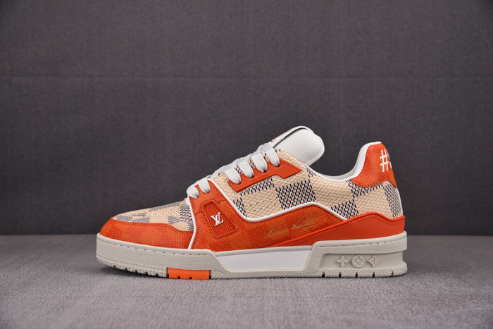 LV TRAINER SNEAKER LV-000595