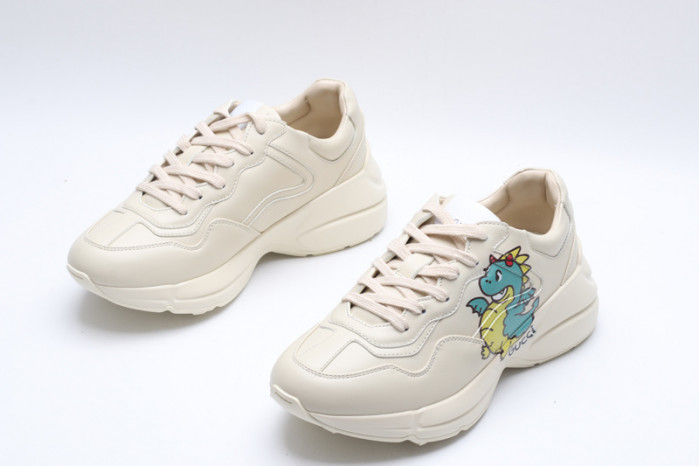 G*u*i* trainer sneaker121