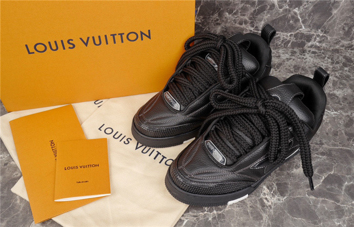 LV SNEAKER LV-000167