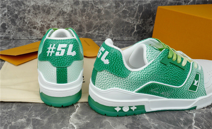 LV SNEAKER LV-000269