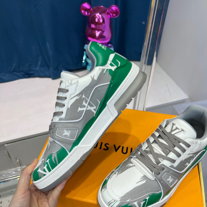 LV SNEAKER LV-000339